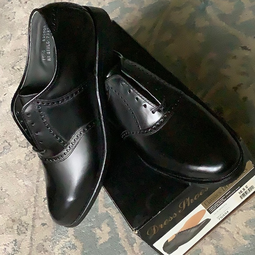 Men’s Footjoy dress shoes
